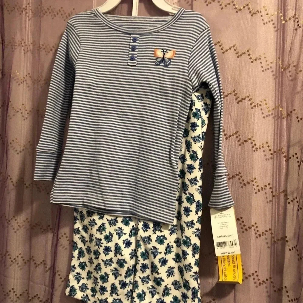 ***NWT***Carter’s two-piece matching set